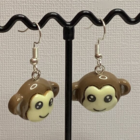Monkey Earring, Primate Earring, Ape Earring, Monkey Jewelry, Gift Idea - Picture 6 of 7